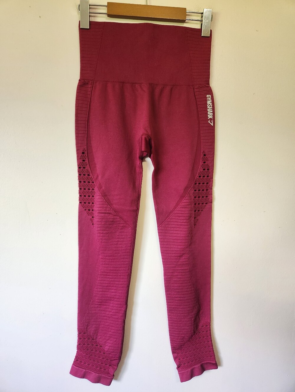 Gymshark Energy Seamless High Waisted Leggings Berry Magenta Diamond Eyelet M